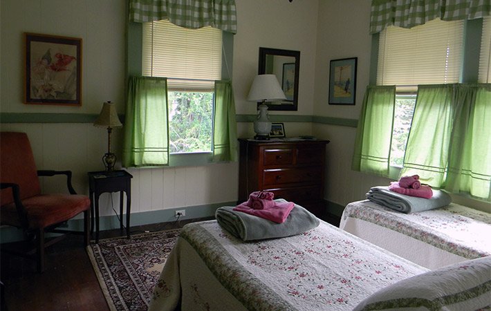 Twin Room at Maureen's Bed and Breakfast in Hilo Hawaii